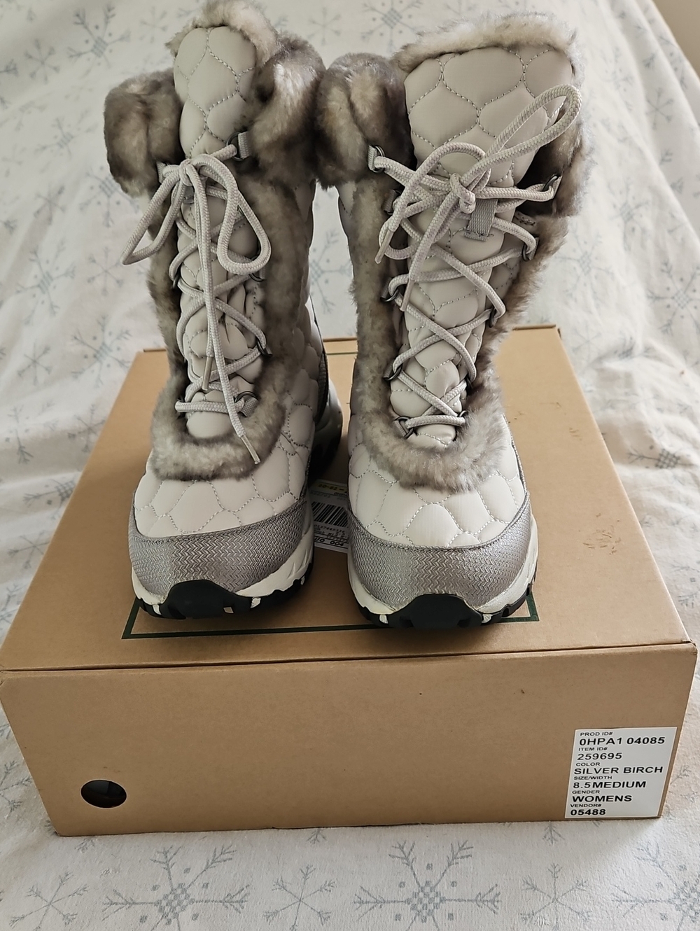 L.L. Bean Quilted Snowfield Boots With Grey Faux Fur TrimSize 8.5 Medium